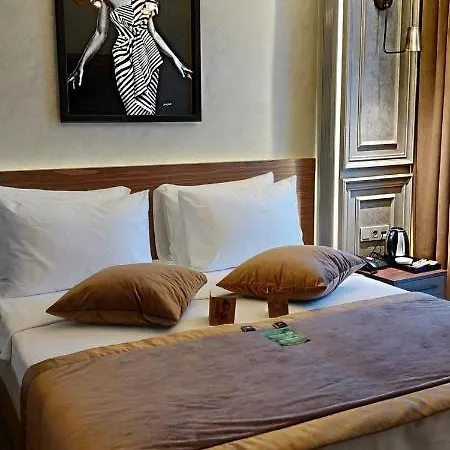 Tonight Port Hotel 4*