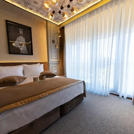 Hotel Tonight Port 4*