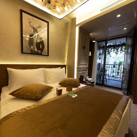 Hotel Tonight Port 4*