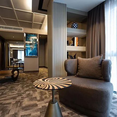 Hotel Tonight Port 4*