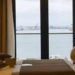 Hotel Tonight Port