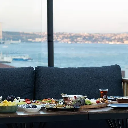 Tonight Port Provincia di Istanbul