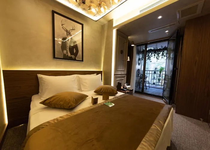 Hotel Tonight Port 4*