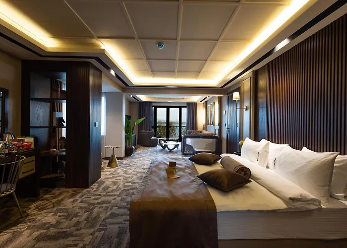 Hotel Tonight Port 4*