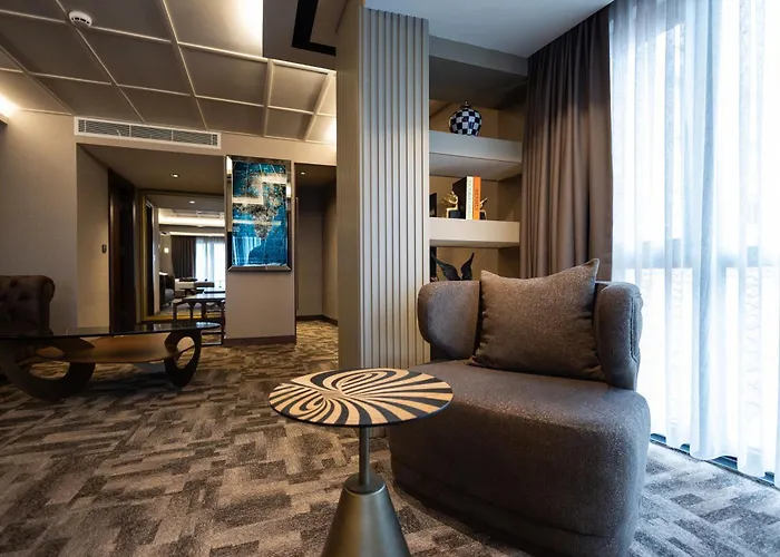 Hotel Tonight Port 4*