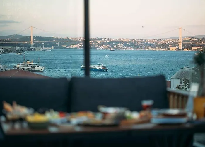 Tonight Port Hotel 4*