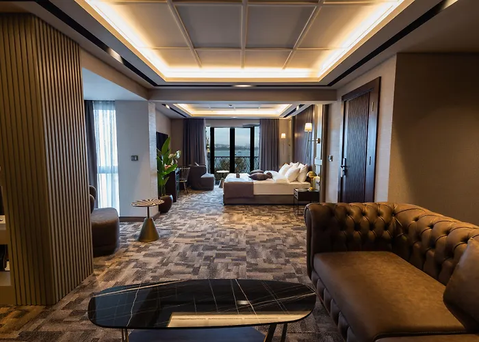 Hotel Tonight Port 4*