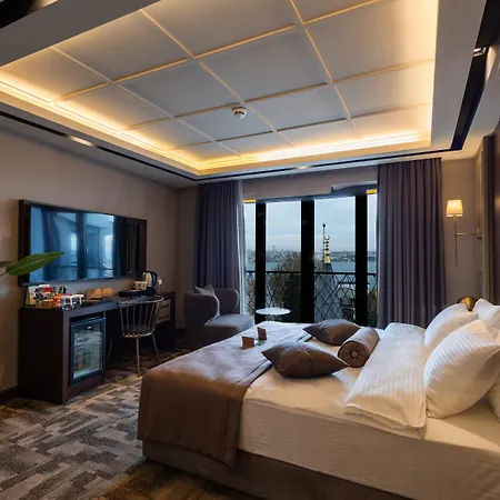 Hotel Tonight Port 4*